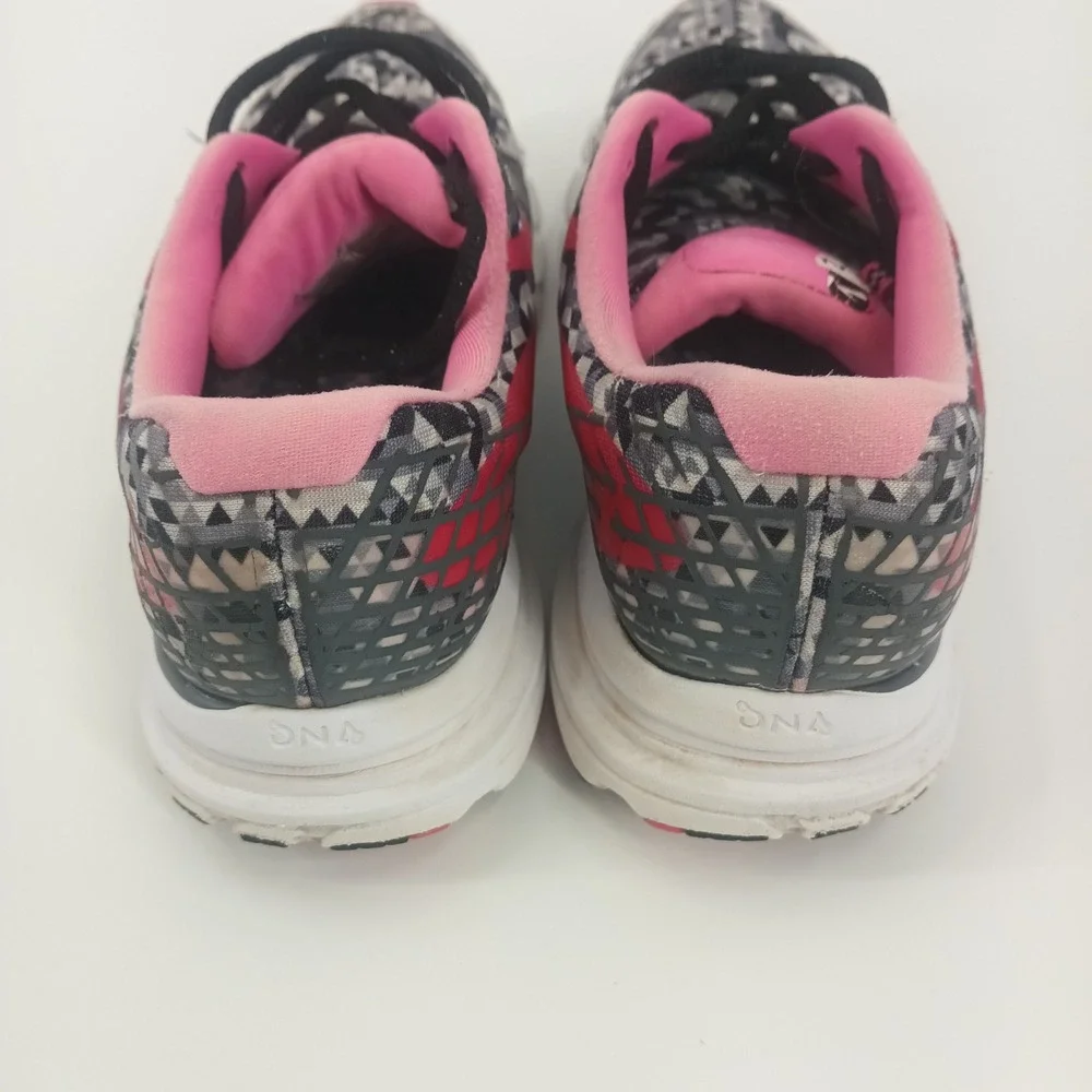 Brooks Launch 3 Womens Running Shoes Pink Grey Geometric Mosaic DNA Sneakers